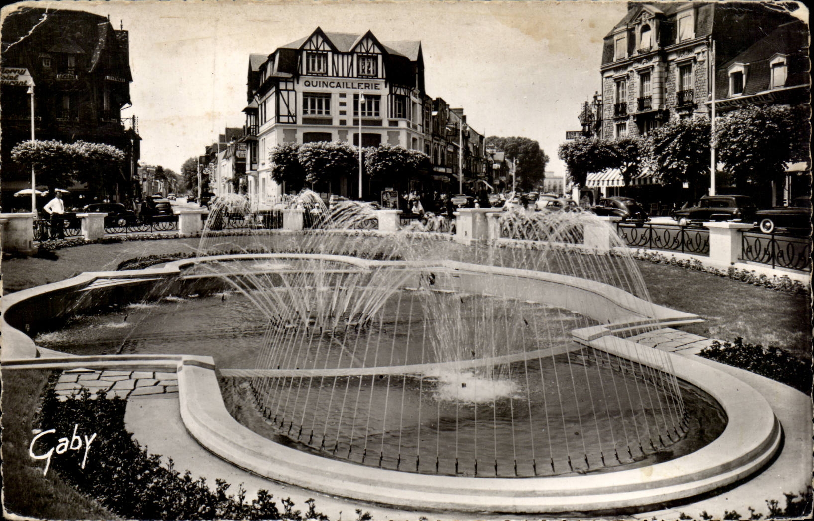 Brunnen - Place Morny - Deauville — Éditions Gaby, n°67