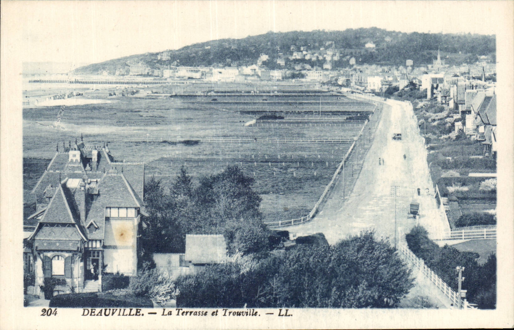 Deauville — Die Terrasse und Trouville — LL. — N° 204