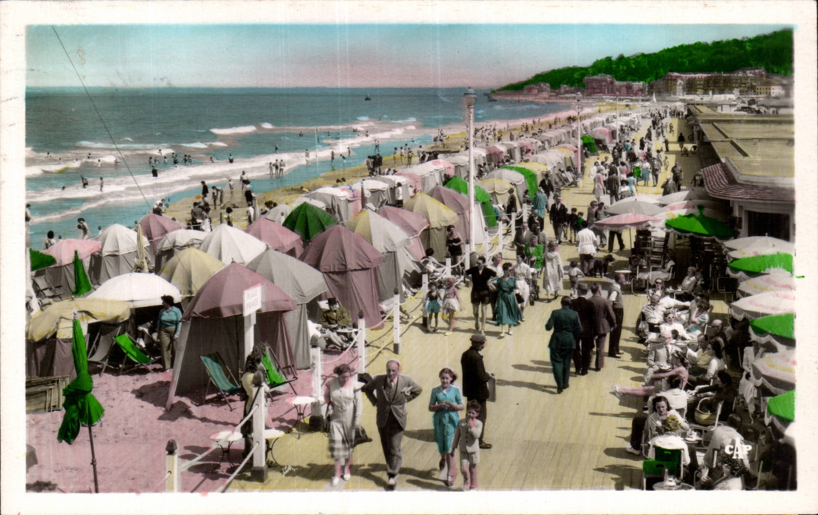 Deauville - Plage Fleurie — Les Planches et le Bar du Soleil — éditeur REAL PHOTO, n° (49)