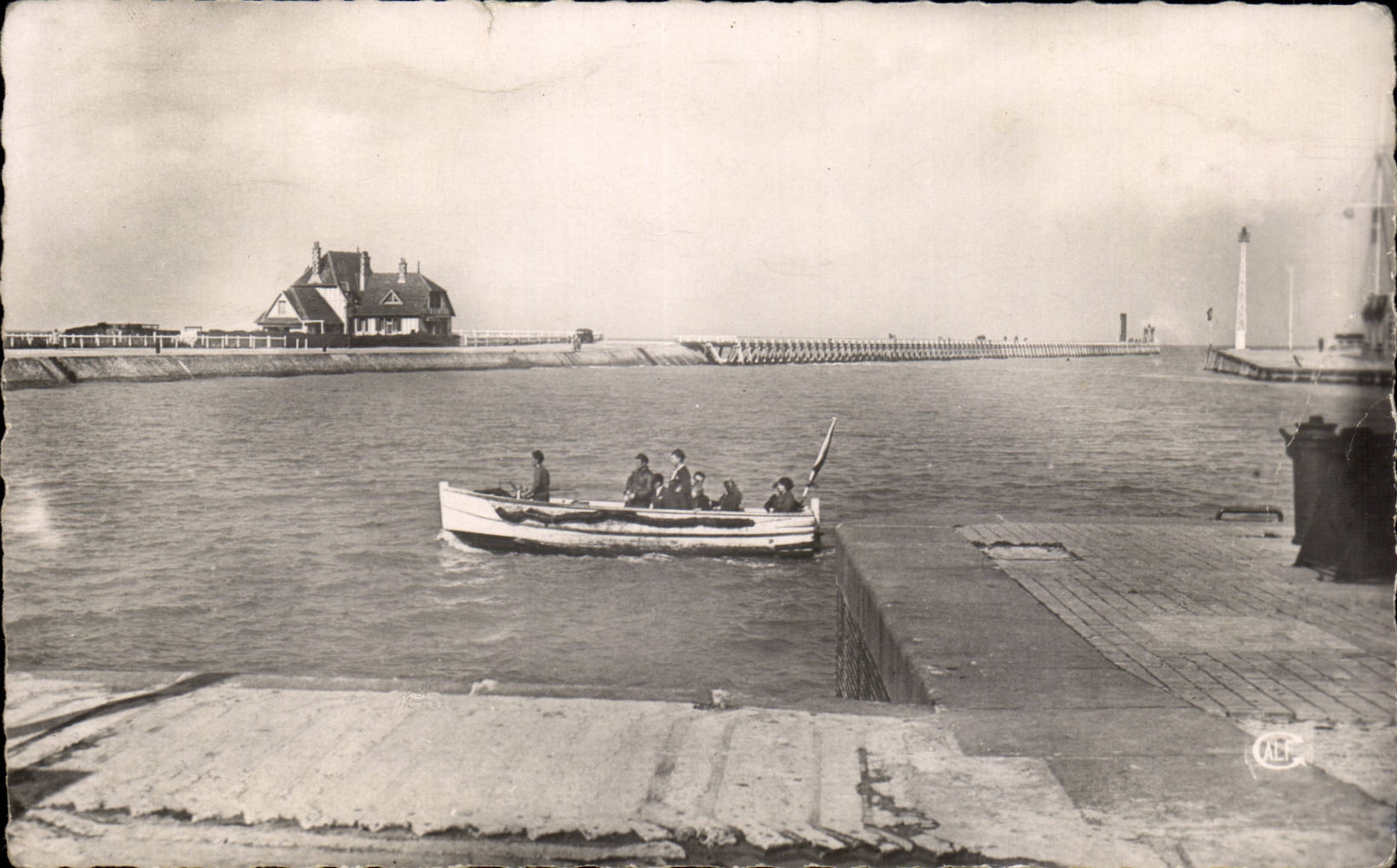 Deauville - Plage Fleurie - La Nouvelle Jetee - CPA 