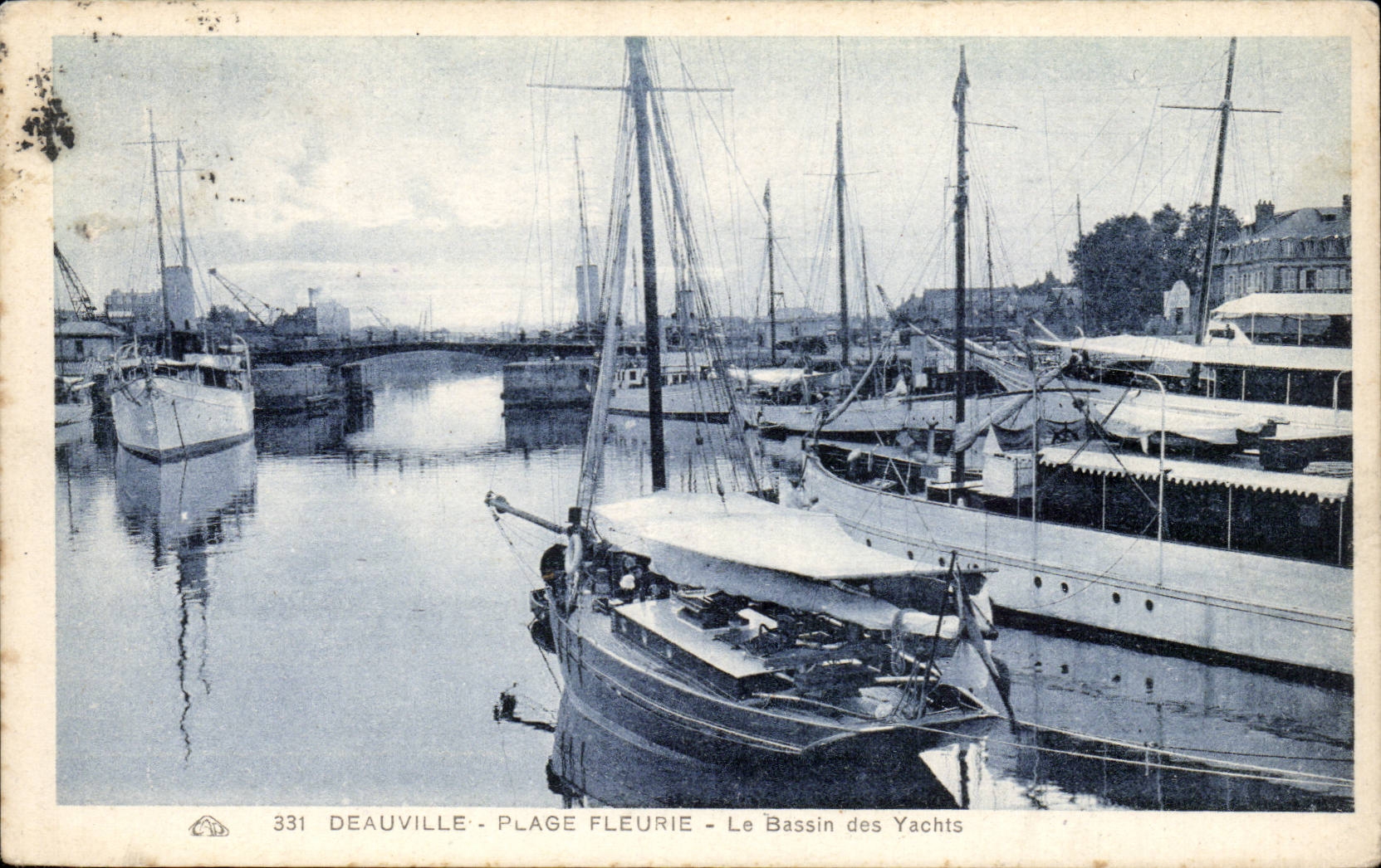 Deauville - Blühende Strandpromenade - Yachtbasin — anonymer Verlag, n° 331