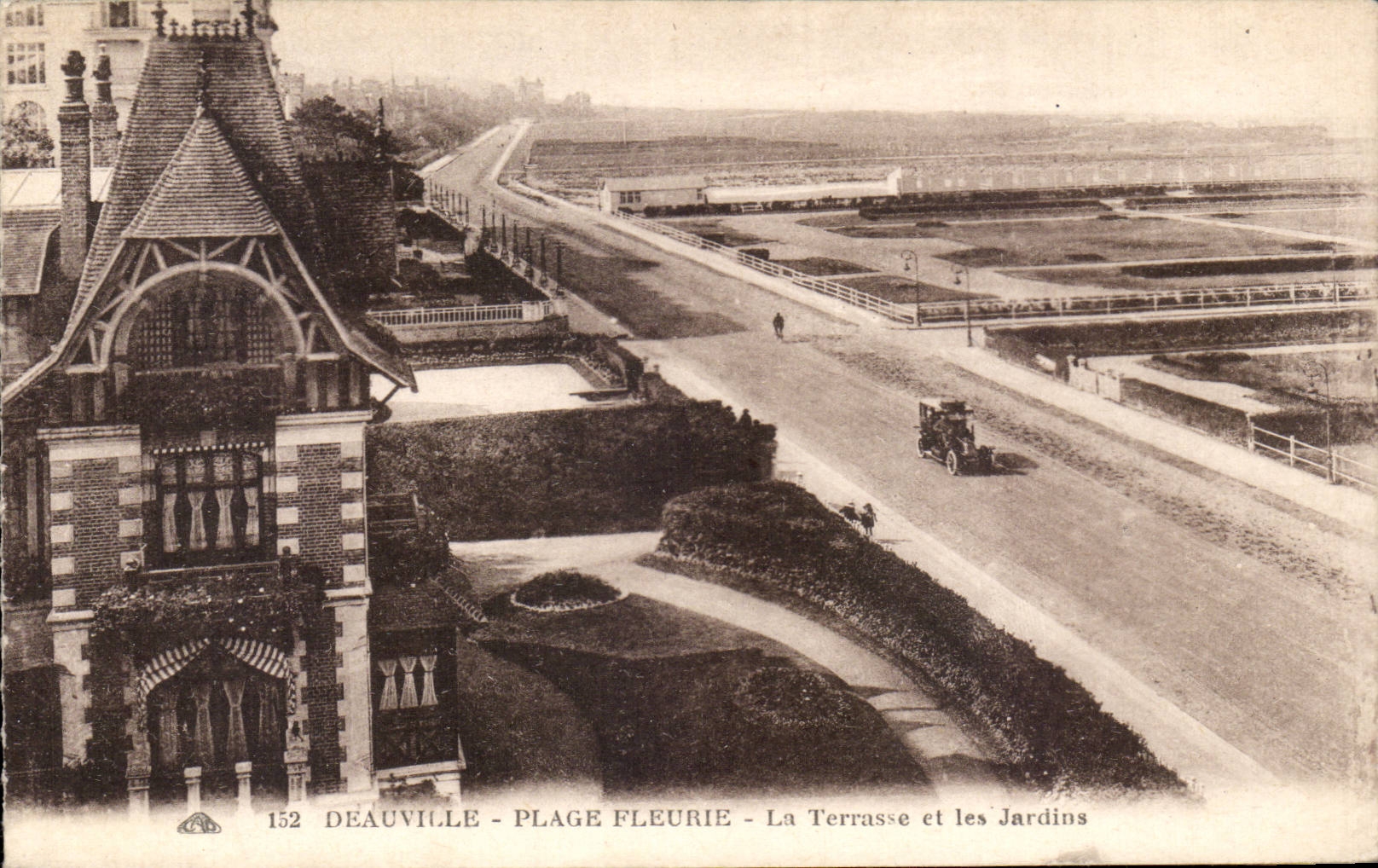 Deauville - Plage Fleurie - La Terrase et les Jardins - CPA 