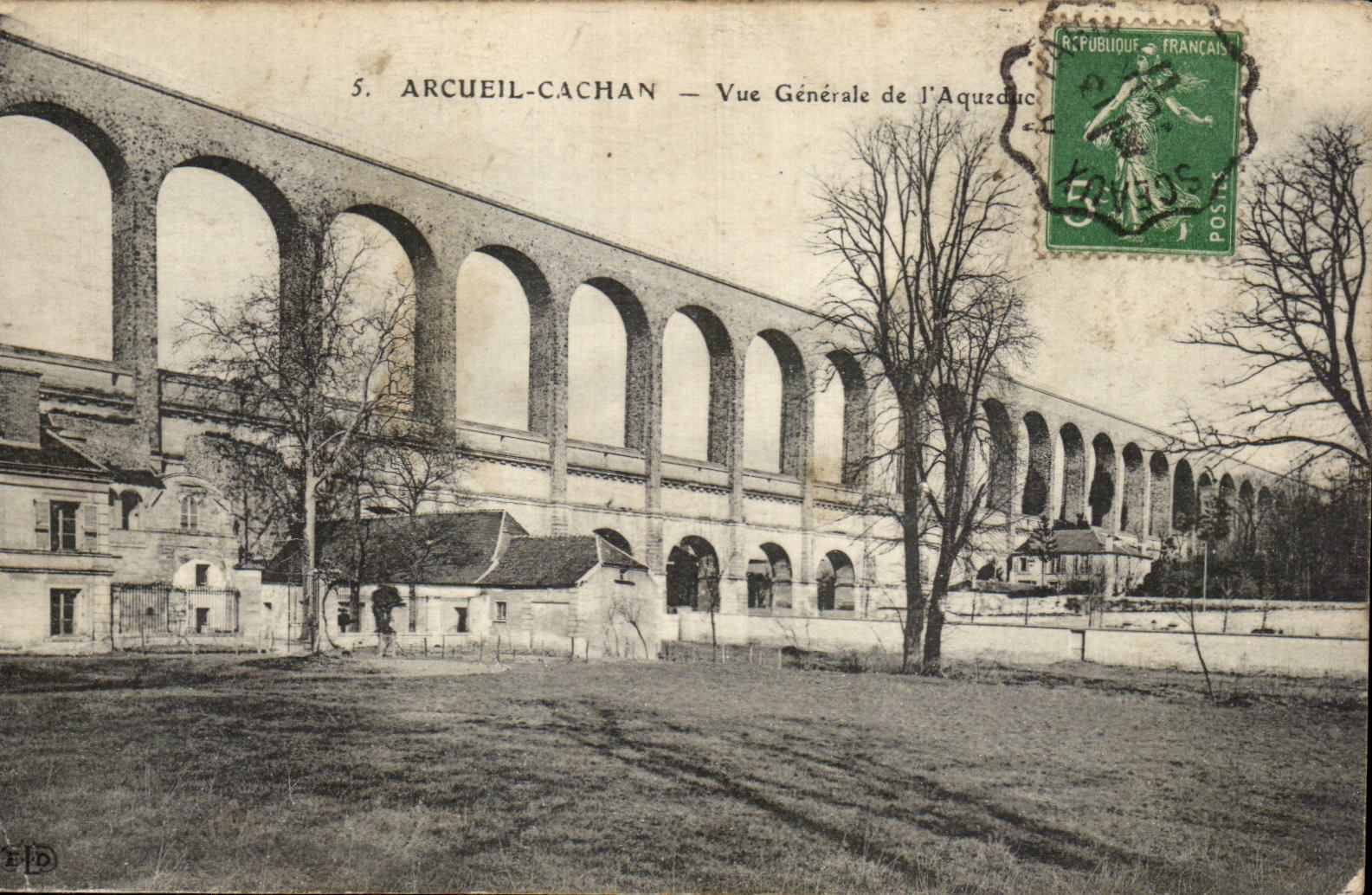 CPA Arceuil Cachan Vue generale de l'aqueduc