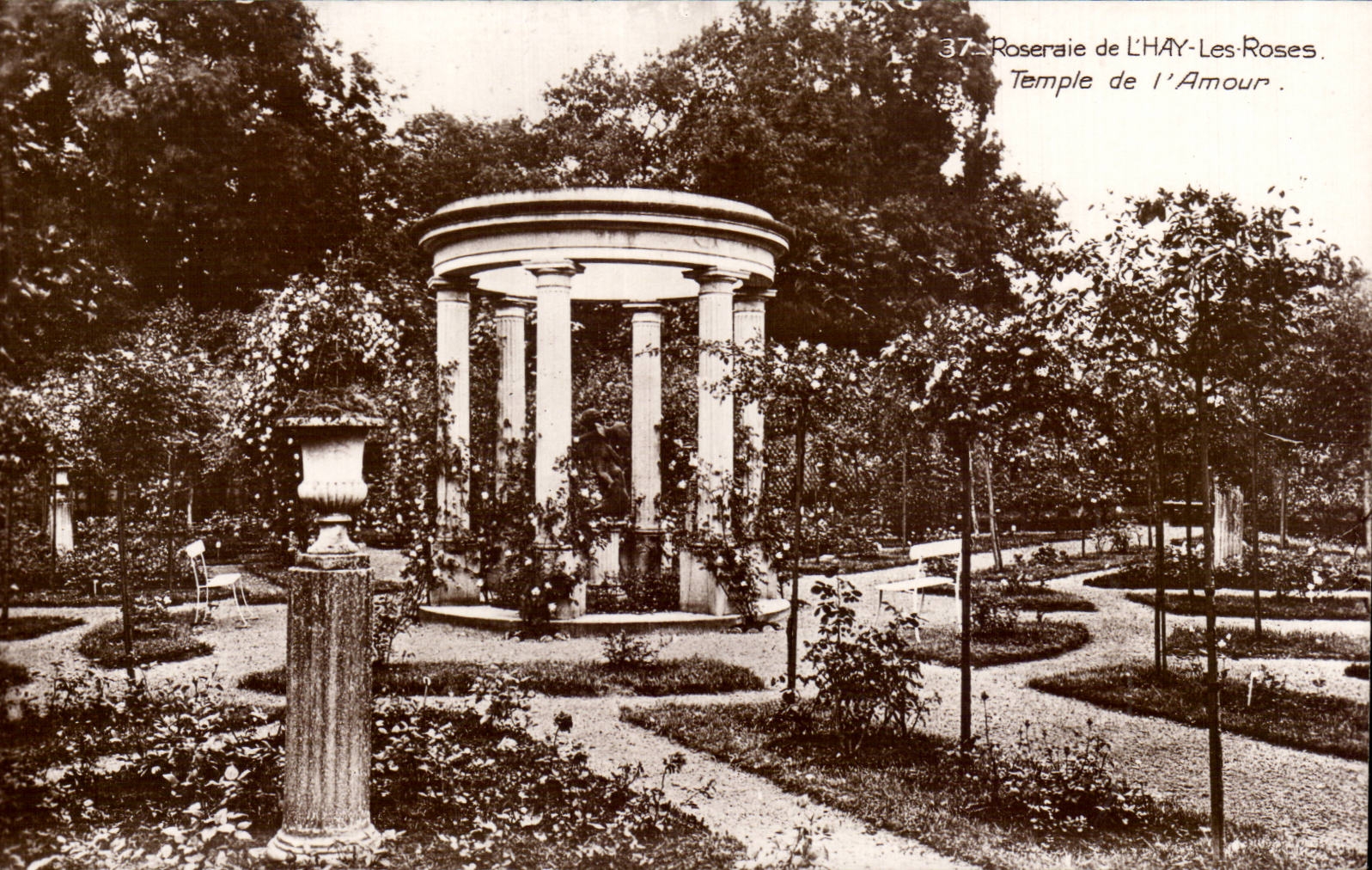 CPA Roseraie de l'Hay les Roses Temple de l'amour