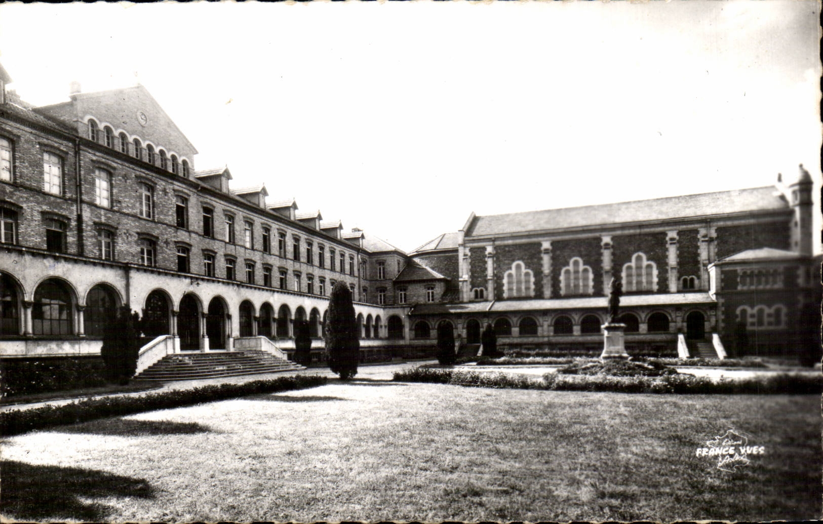 CPA Seminaire des missions des peres du Saint Esprit Chevilly