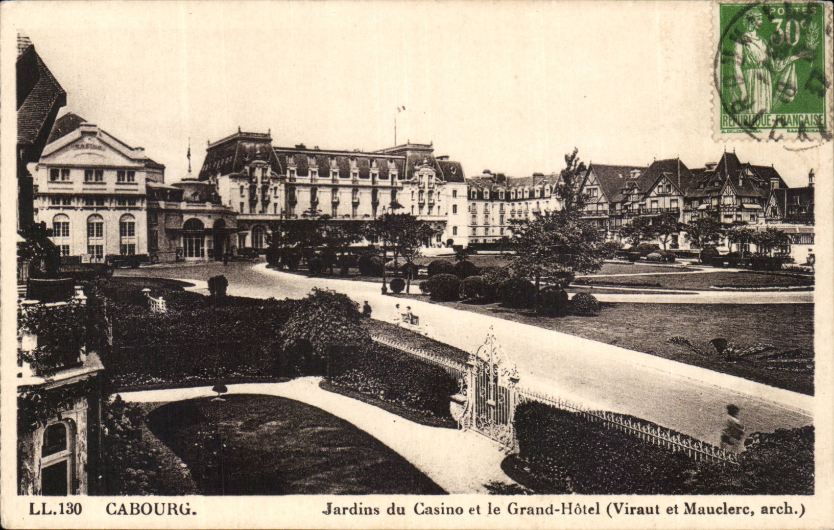 Cabourg CPA Jardins du casino et le grand hotel Viraut et Mauclerc