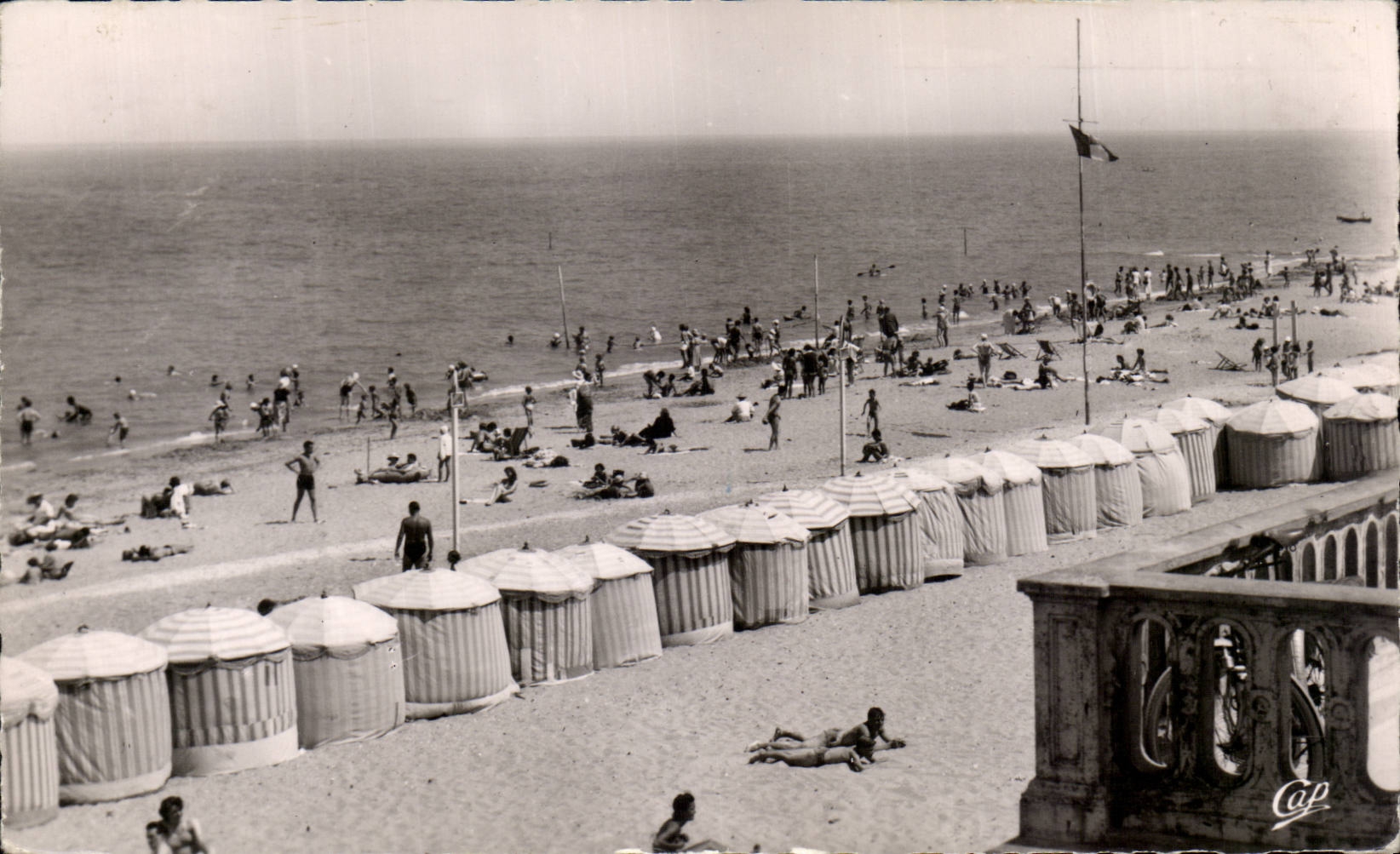CABOURG — La Plage — Réel-Photo