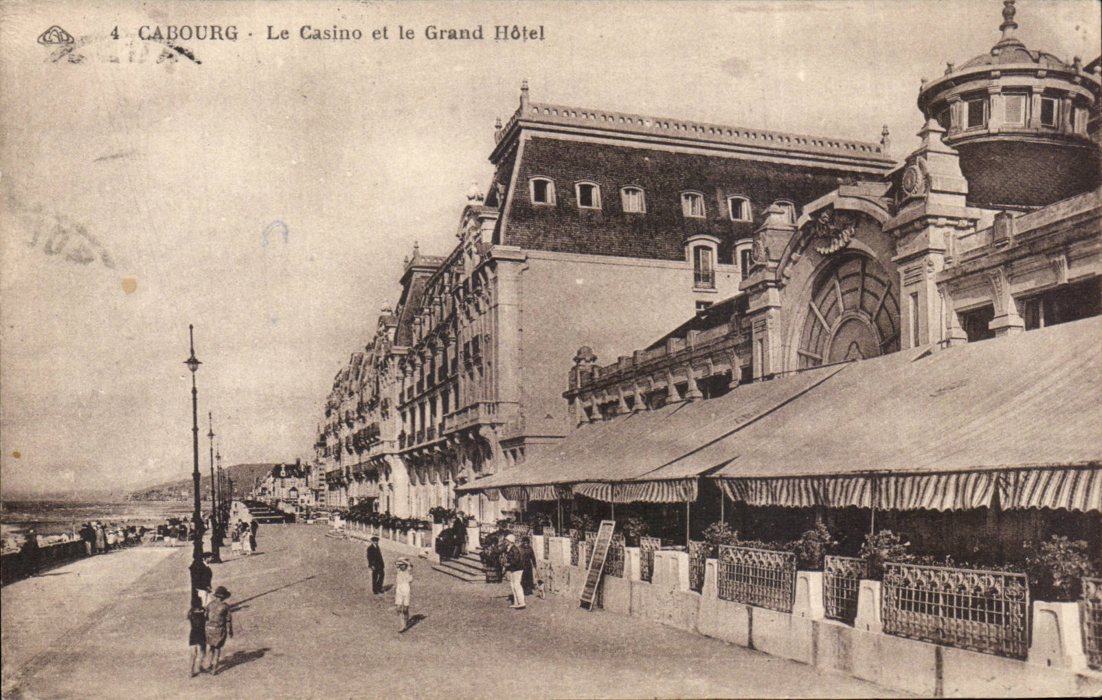 Cabourg - Le Casino et le Grand Hôtel — éditeur anonyme, n° 4