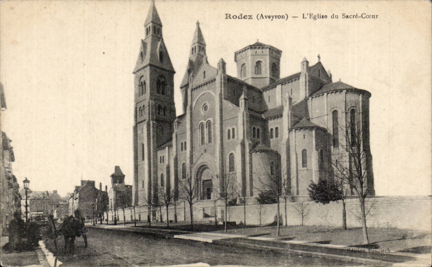 Rodez CPA L'eglise du Sacre Coeur