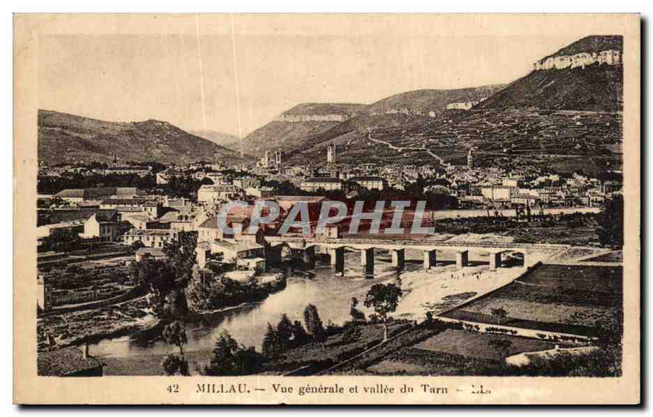 CPA Millau Vue generale et vallee du Tarn