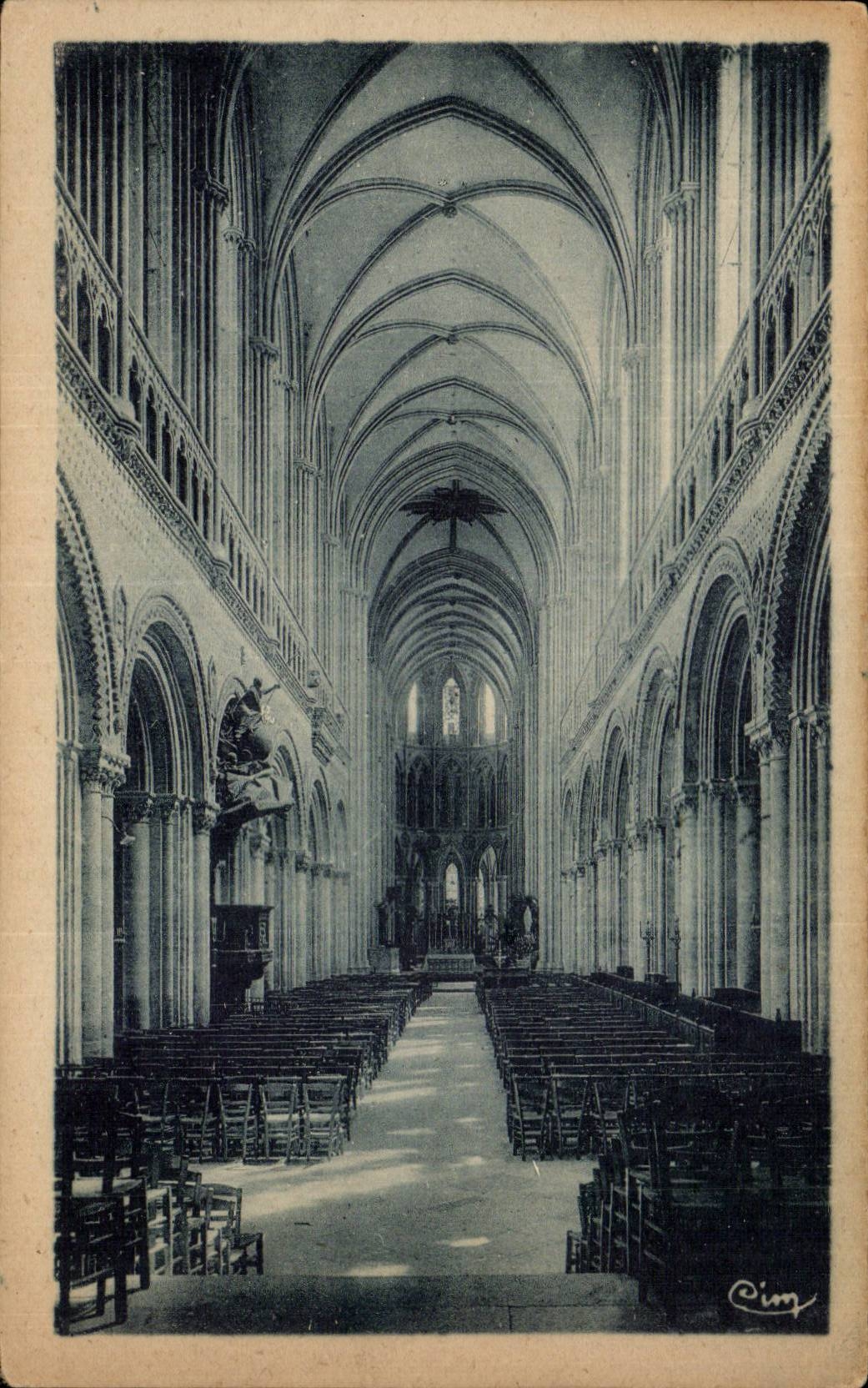 Bayeux (Calvados) — La Cathédrale — La Nef