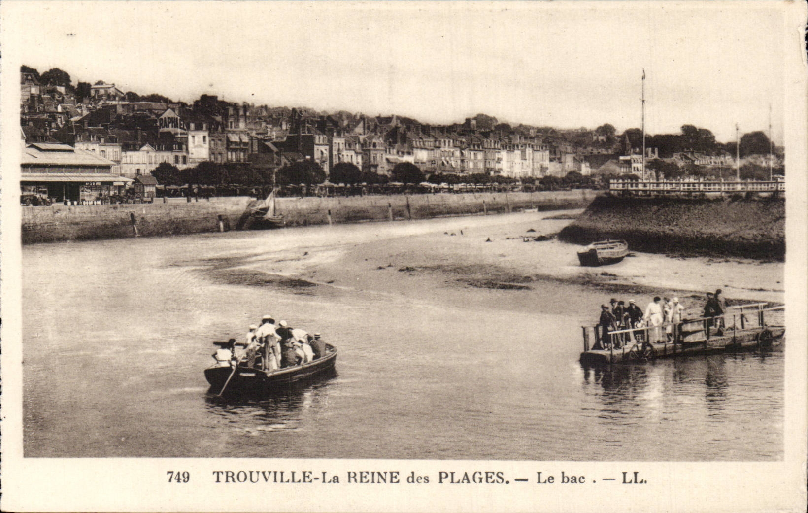 CPA Trouville la reine des plages Le bac