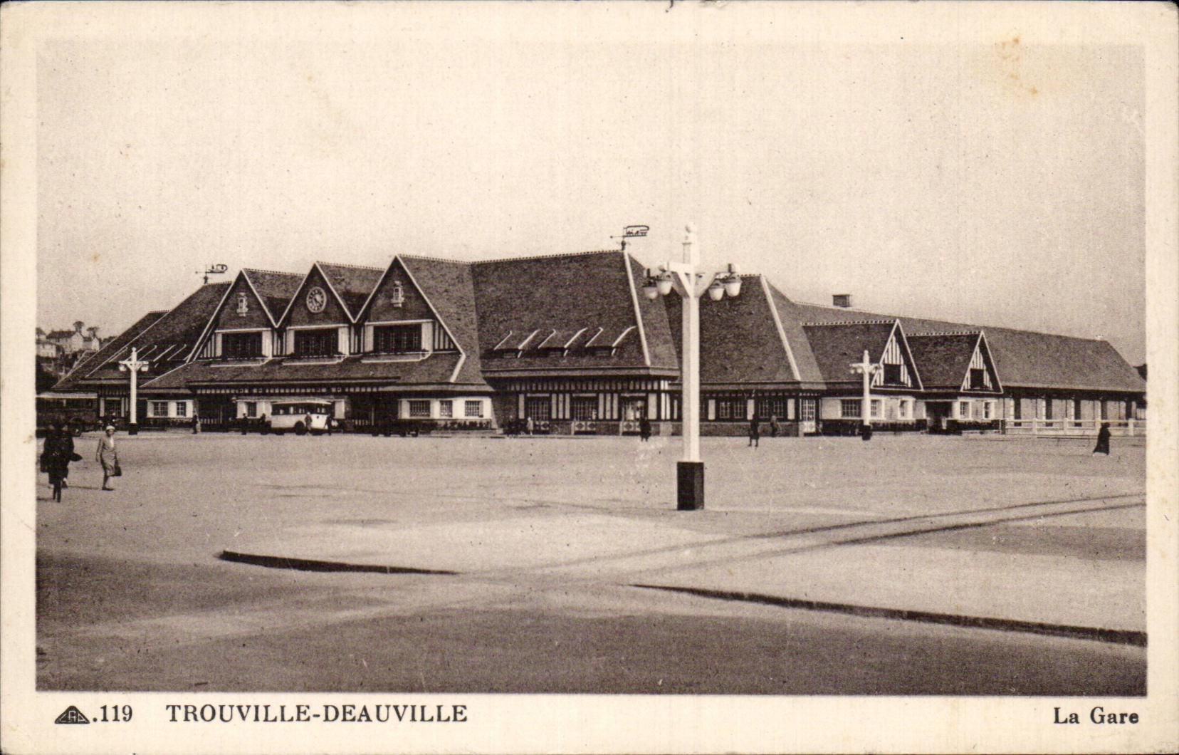 Trouville-Deauville — La Stazione — editore CPAPHIL n°119