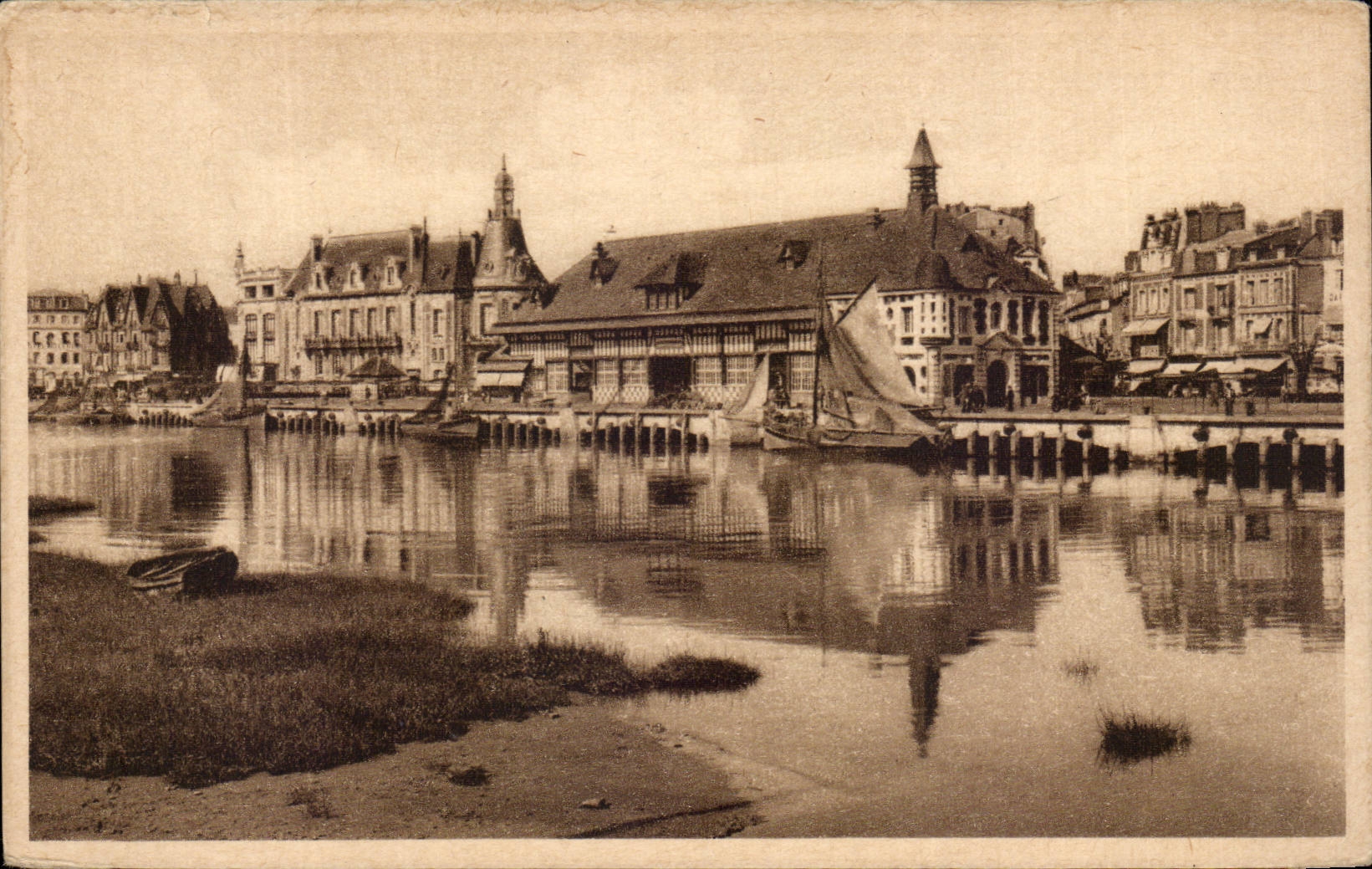 Trouville - La Poissonnerie — Éditions Artistiques et Publiques — Caen