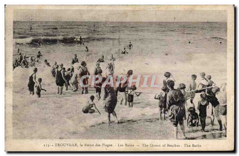 CPA Trouville La reine des plages Les bains 