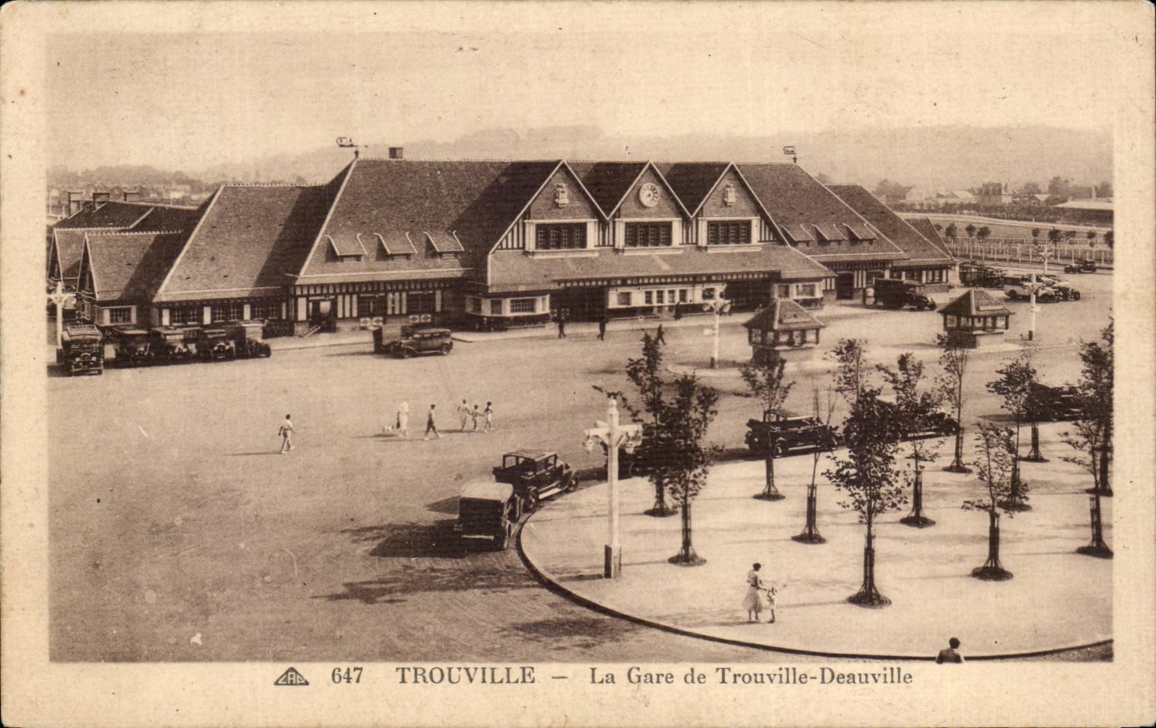CPA Trouville La gare de Trouville Deauville