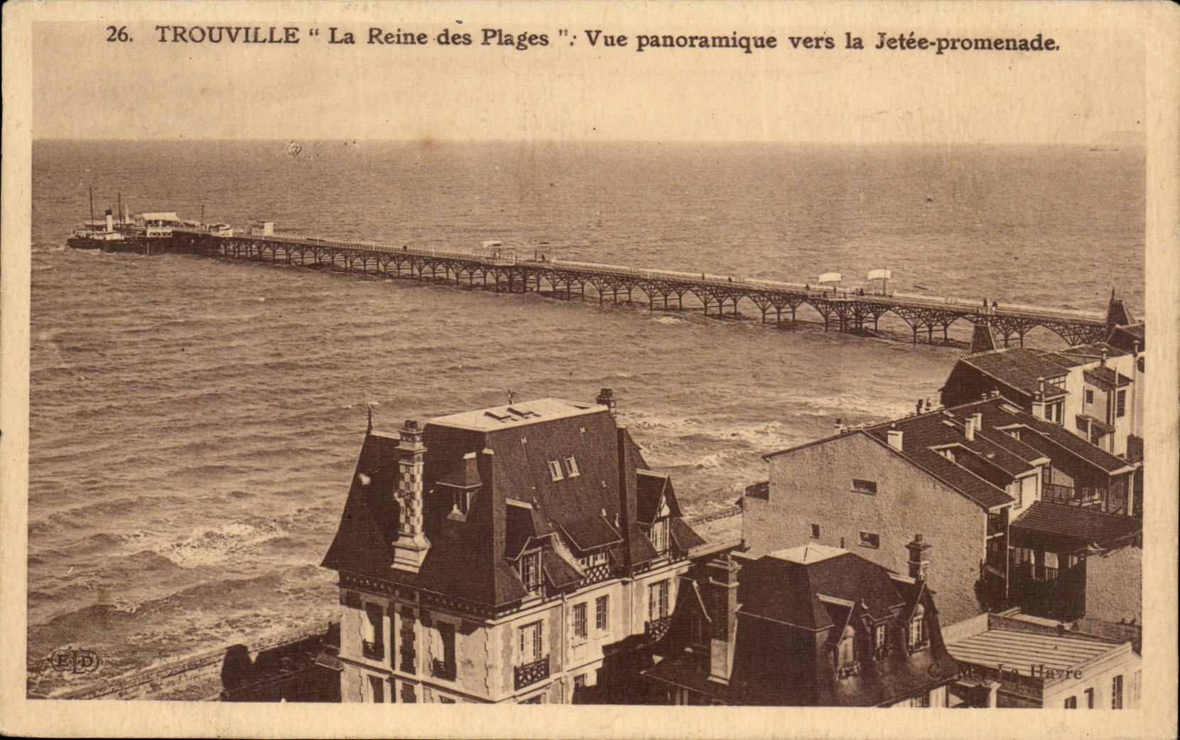 Trouville "La Reine des Plages" — Vue panoramique vers la Jetée-promenade — Éditeur E.P.D. n°26