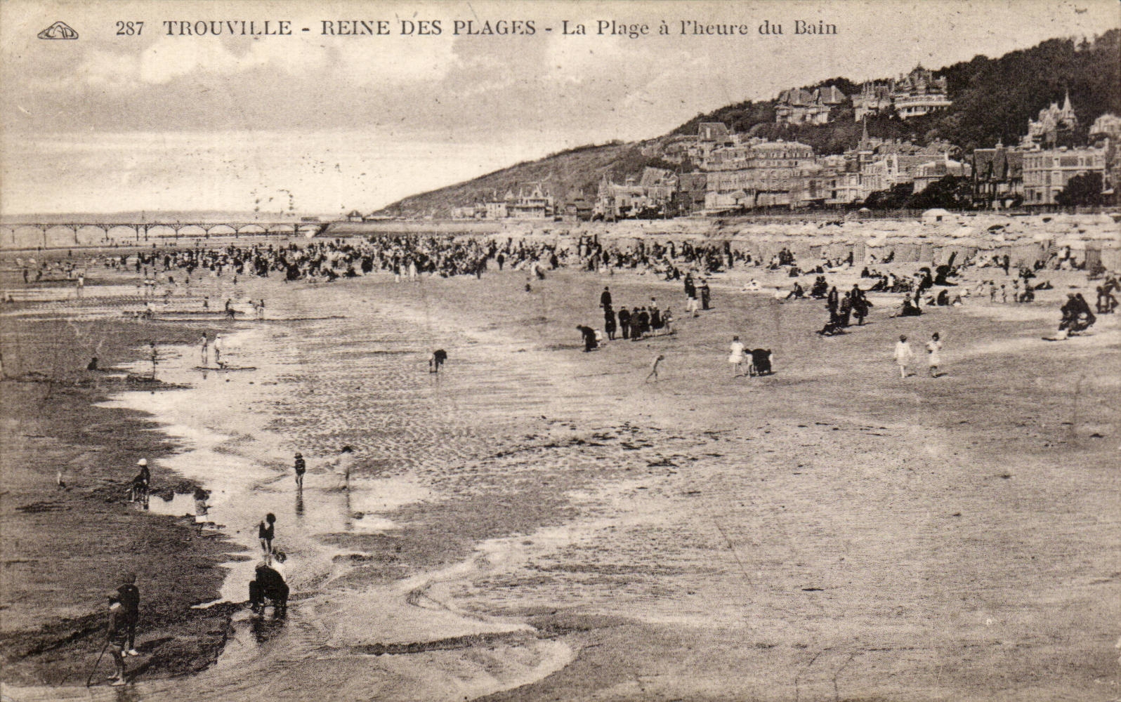CPA Trouville La plage a l'heure du bain