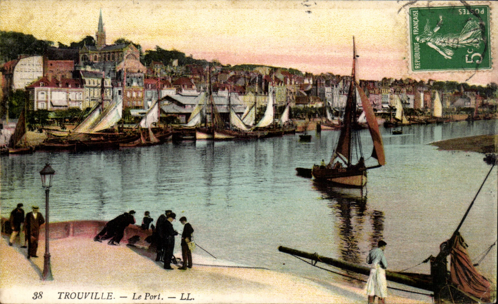 CPA Trouville Le port