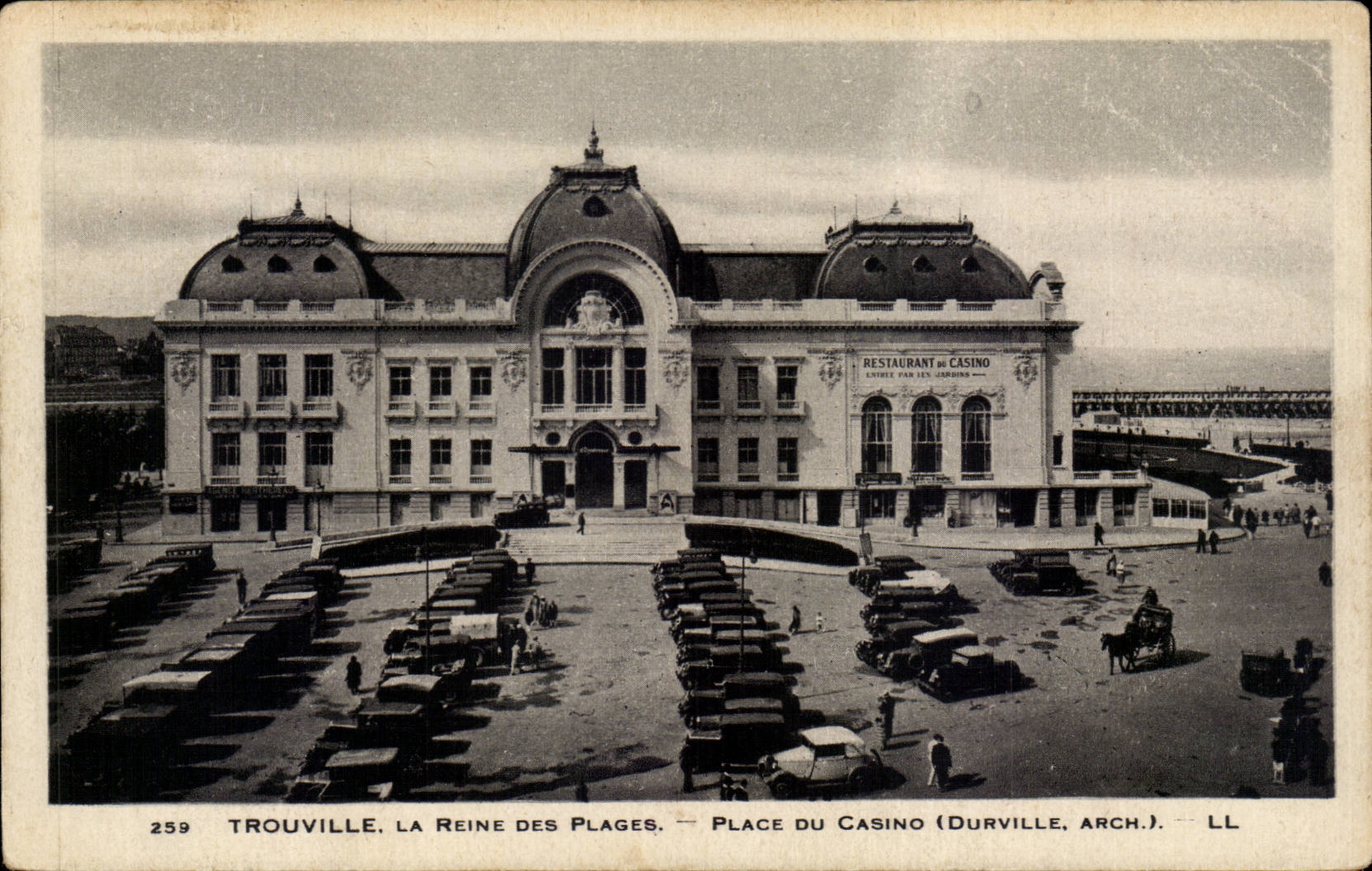 CPA Trouville La reine des plages Place du casino Durville