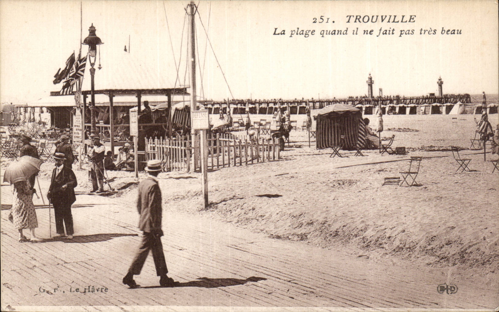 CPA Trouville La plage quand il ne fait pas tres beau