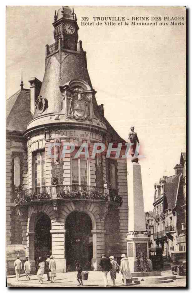 TROUVILLE - REINE DES PLAGES — Hôtel de Ville et le Monument aux Morts — CPAPHIL