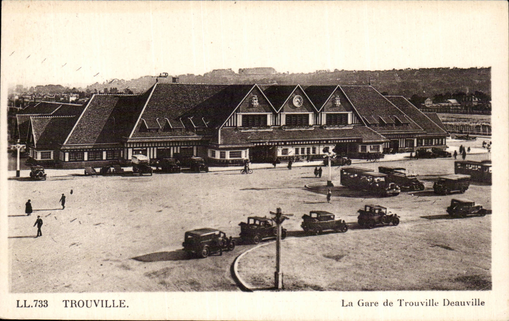 La Gare de Trouville-Deauville — vue générale — LL.733 — C* des Arts Photomécaniques, Strasbourg
