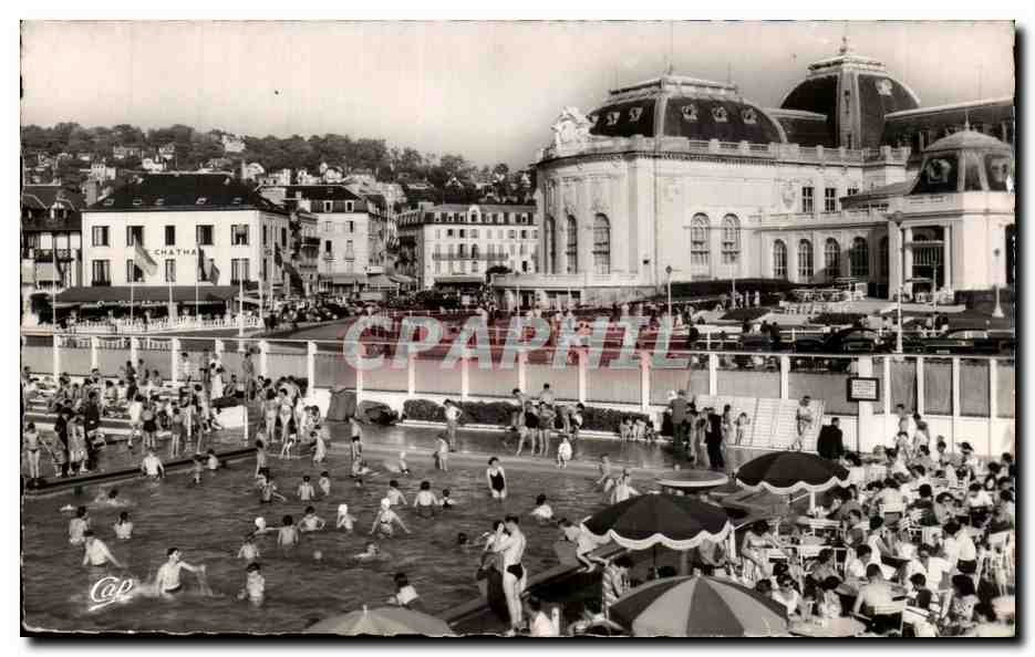 CPSM Trouville Reine des plages La piscine et le casino