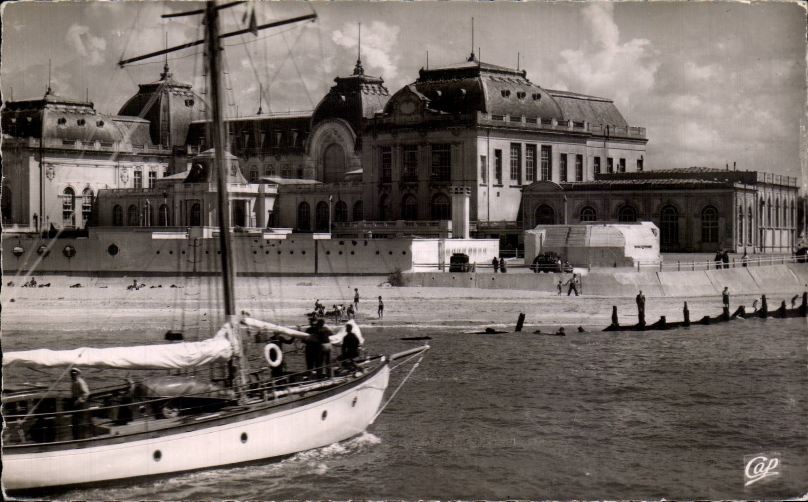 CPSM Trouville La reine des plages Le casino