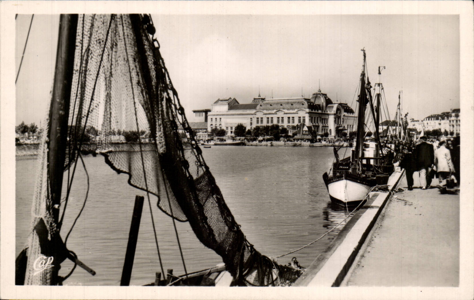 CPA Trouville Le port et le casino