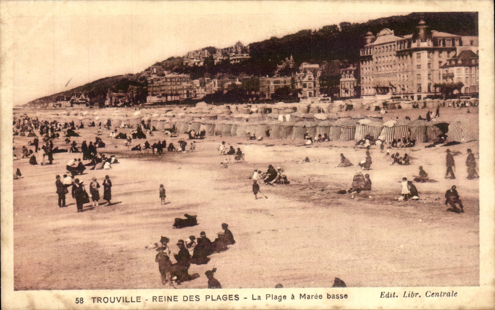 Trouville - Reine des Plages - La Plage à Marée basse — Edit. Libr. Centrale