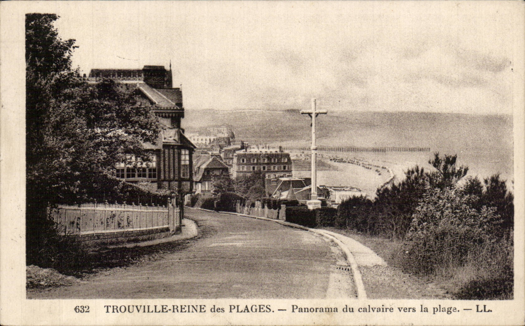 CPA Trouville Panorama du calvaire vers la plage