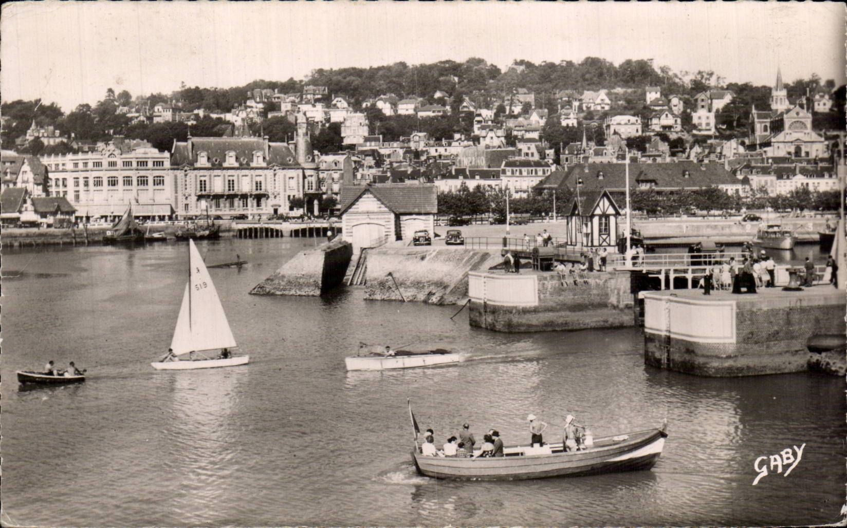 CPA Trouville Deauville Entree du bassin des yachts
