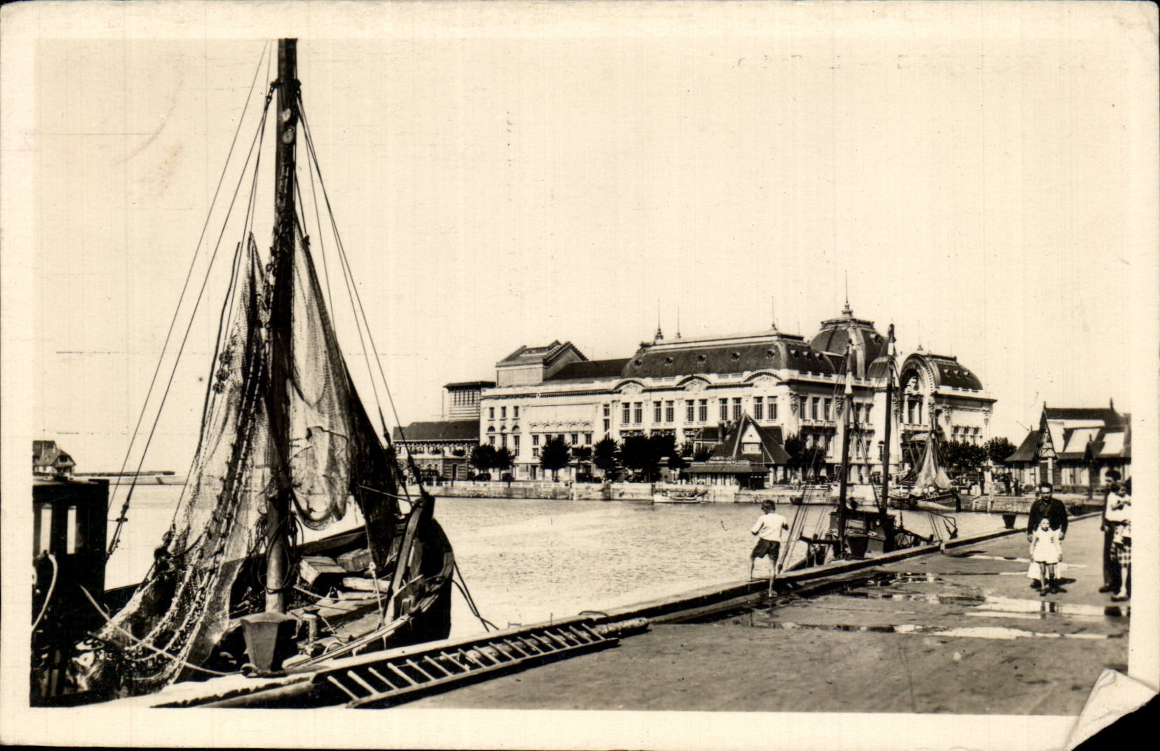 CPSM Trouville Le casino