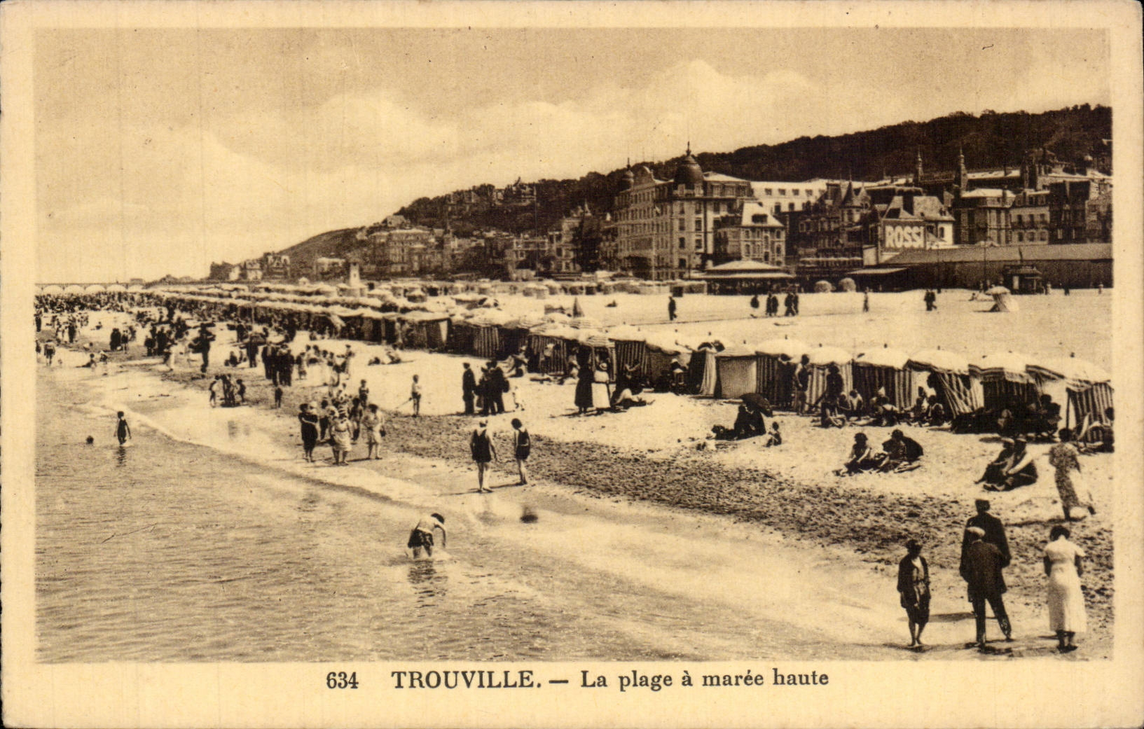 Trouville — La plage à marée haute — Éditeur : Rossi