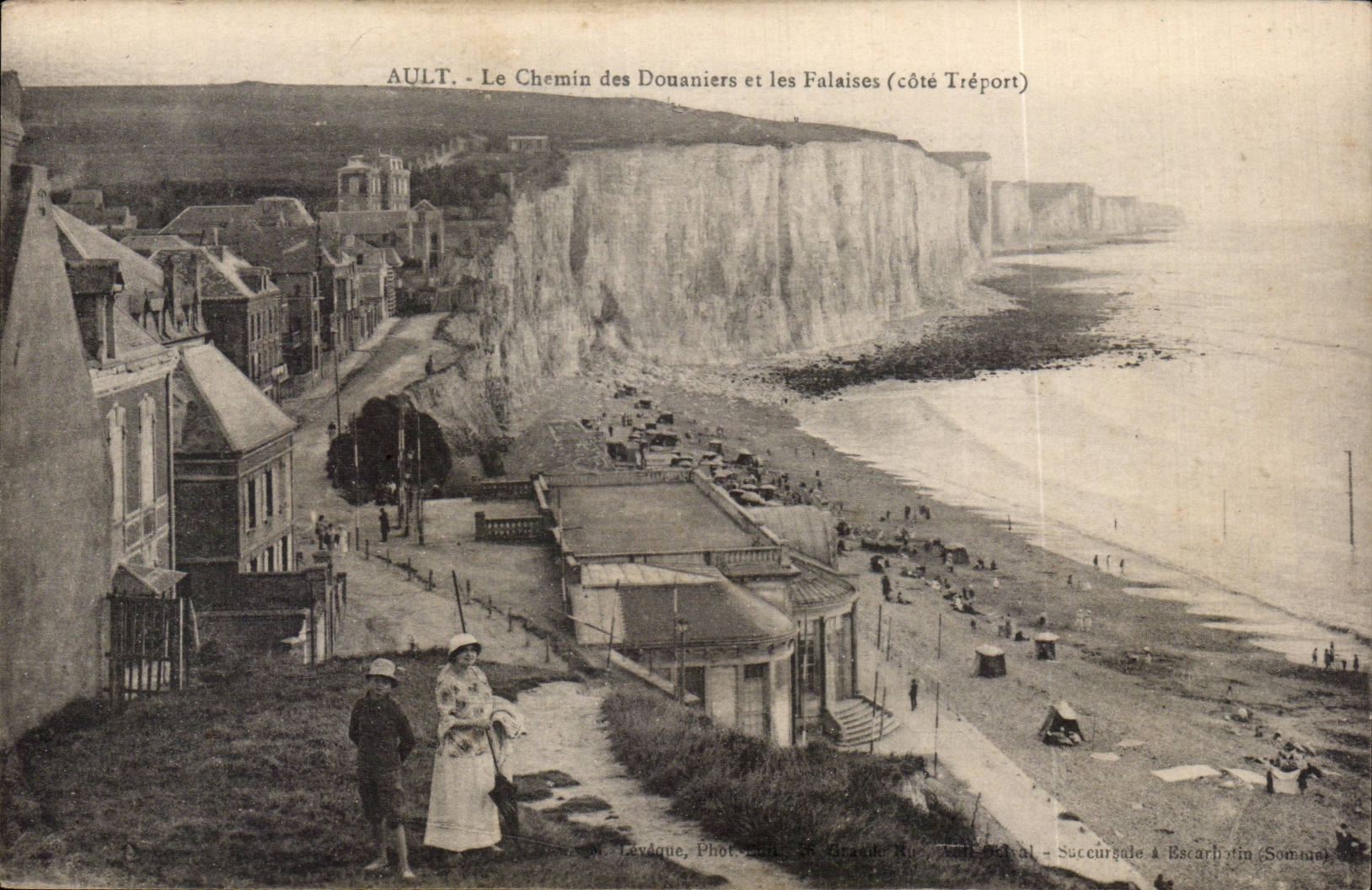 CPA Ault Le chemin des douaniers et les falaises (cote Treport)