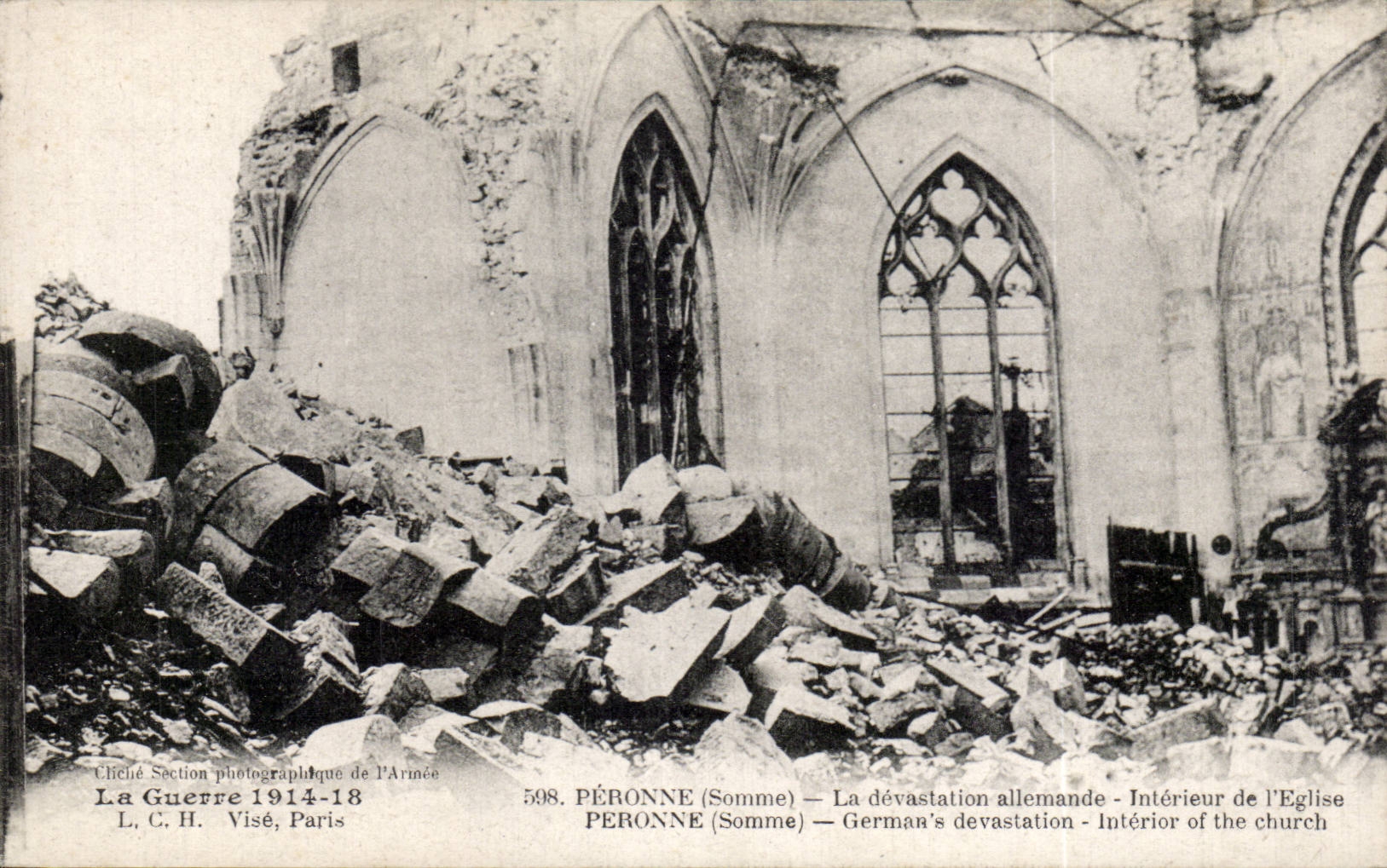 CPA Peronne La devastation allemande Interieur de l'eglise
