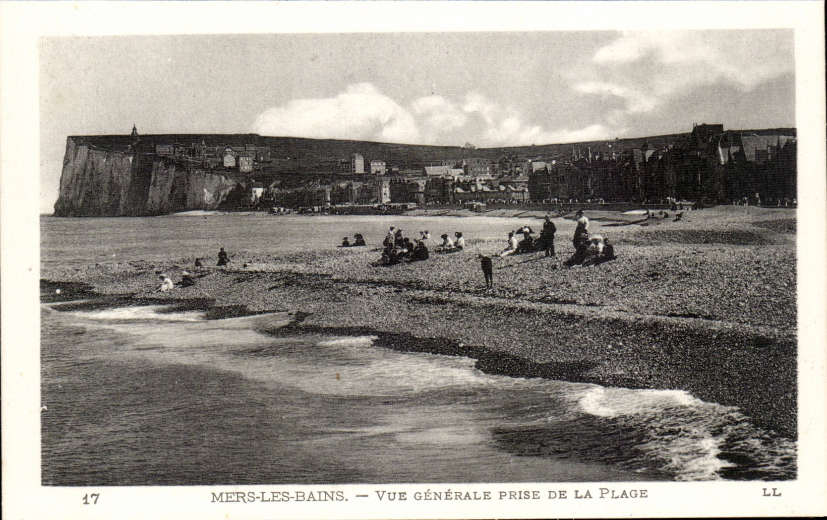 CPA Mers les Bains Vue generale prise de la plage