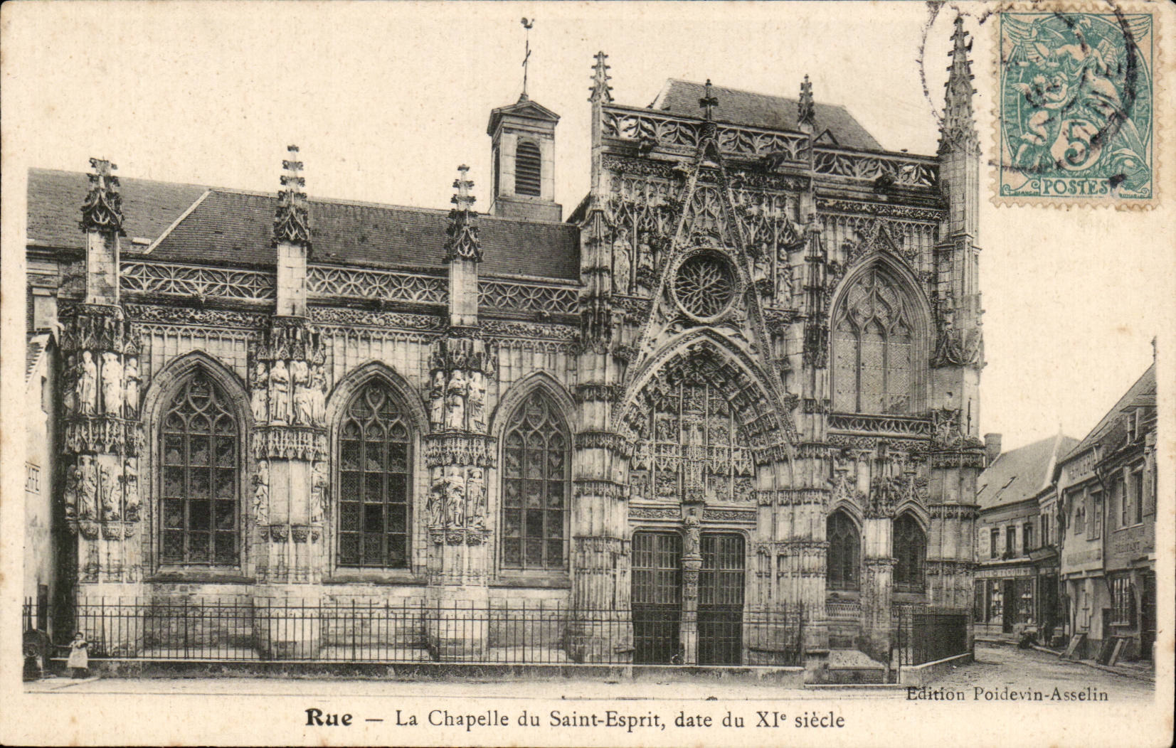 CPA Rue La chapelle du Saint Esprit date du 11eme