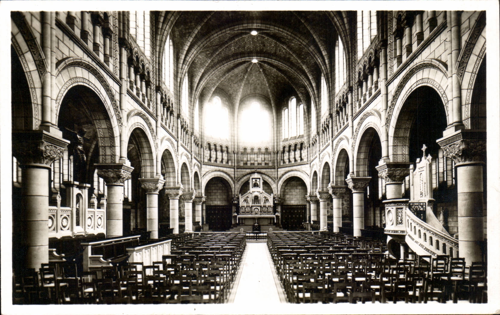 CPA Eglise de Notre Dame du perpetuel Secours Asnieres 