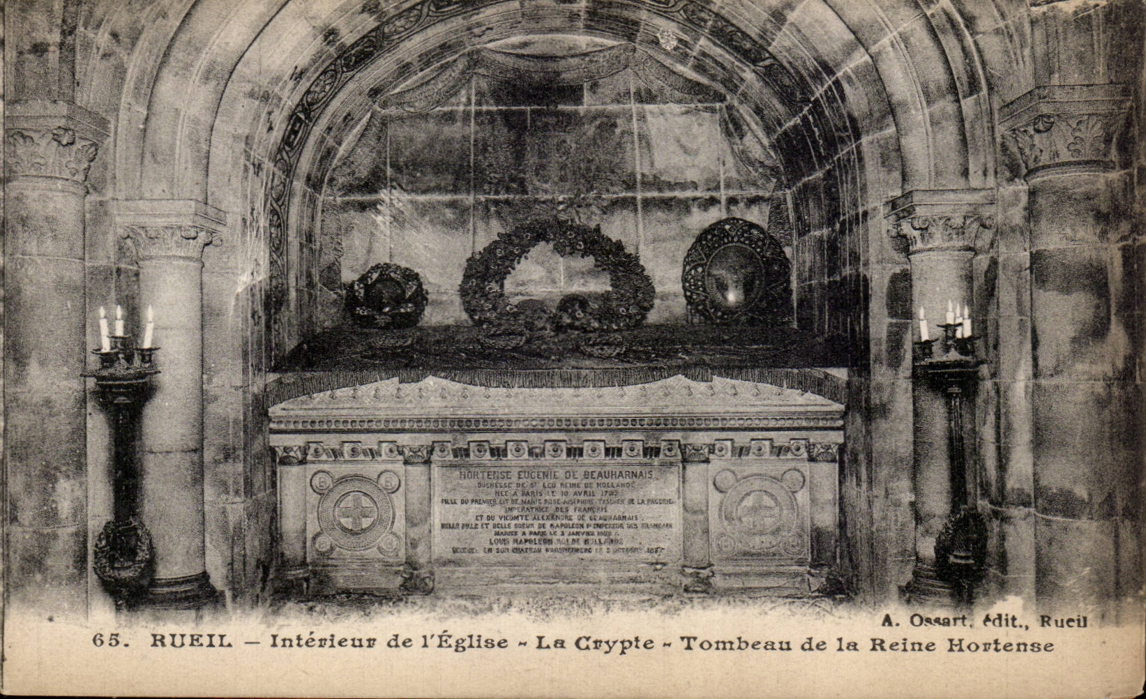 CPA Rueil Interieur de l'eglise La crypte Tombeau de la reine Hortense