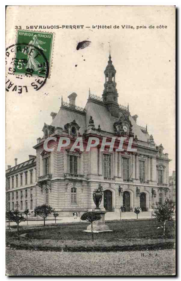 CPA Levallois Perret L'hotel de ville pris de cote