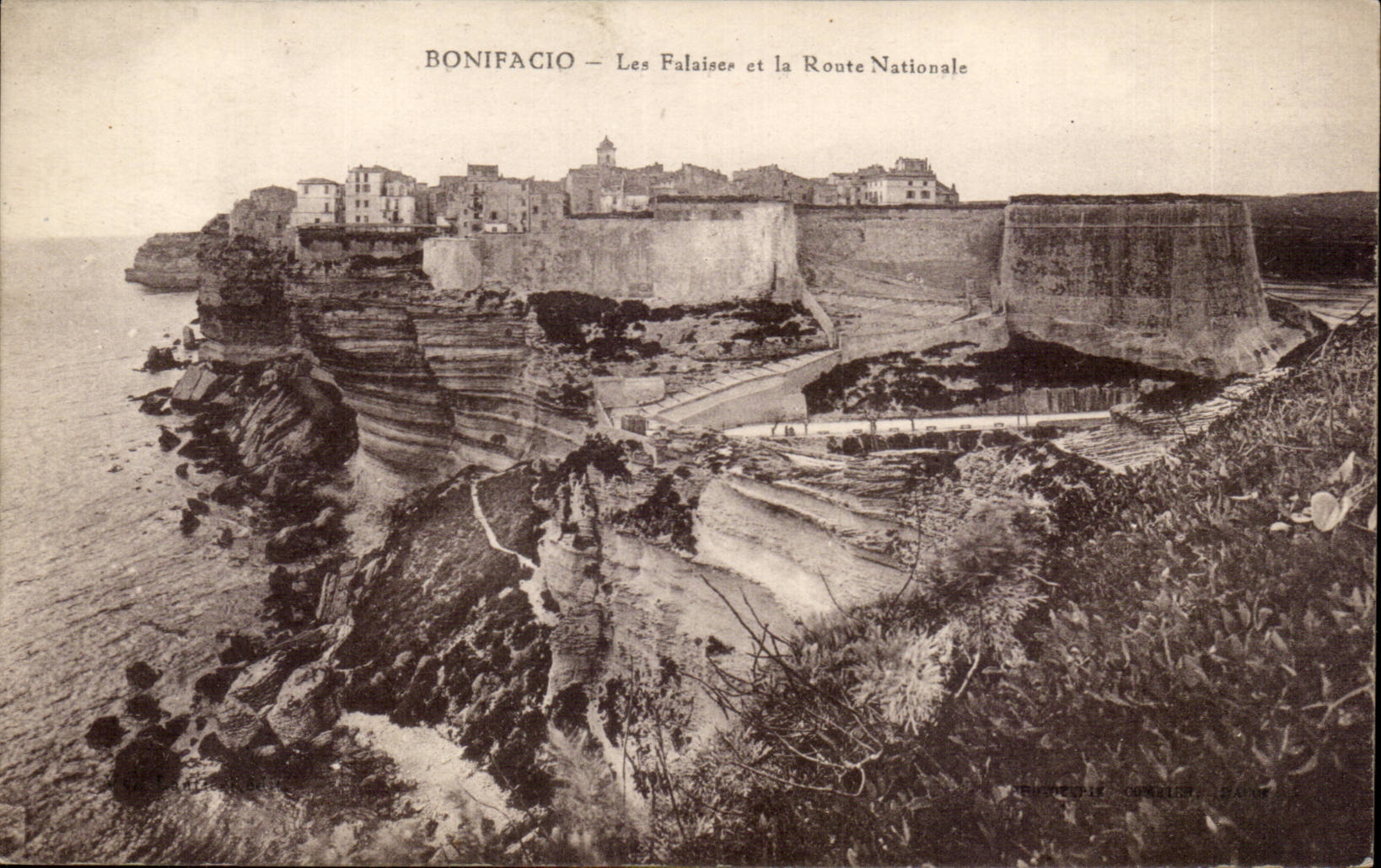 CPA Corse Corsica Bonifacio Les falaises et la route nationale