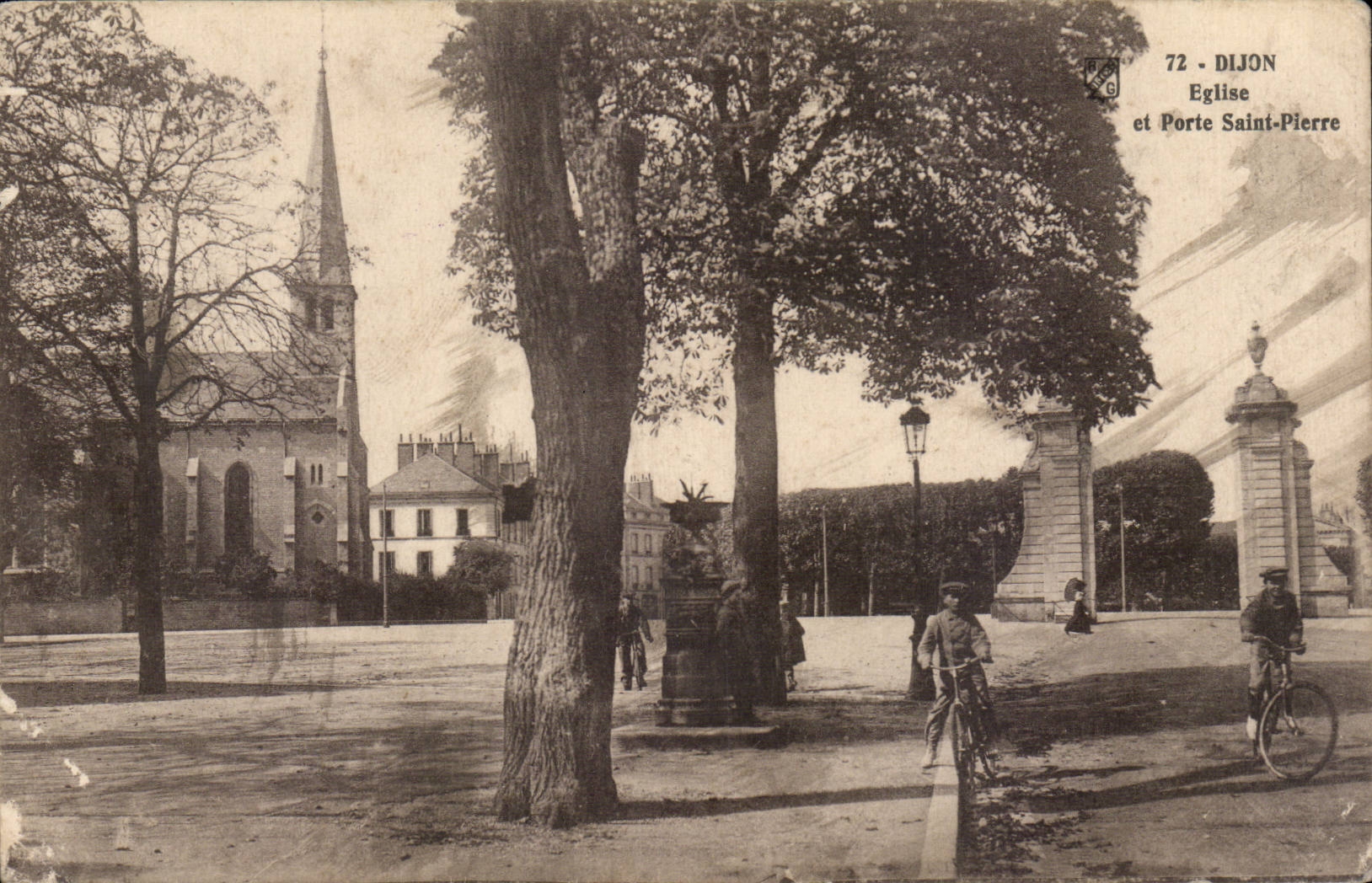 Dijon - Eglise et Porte Saint Pierre - Velo - Bicycle - CPA - CPA