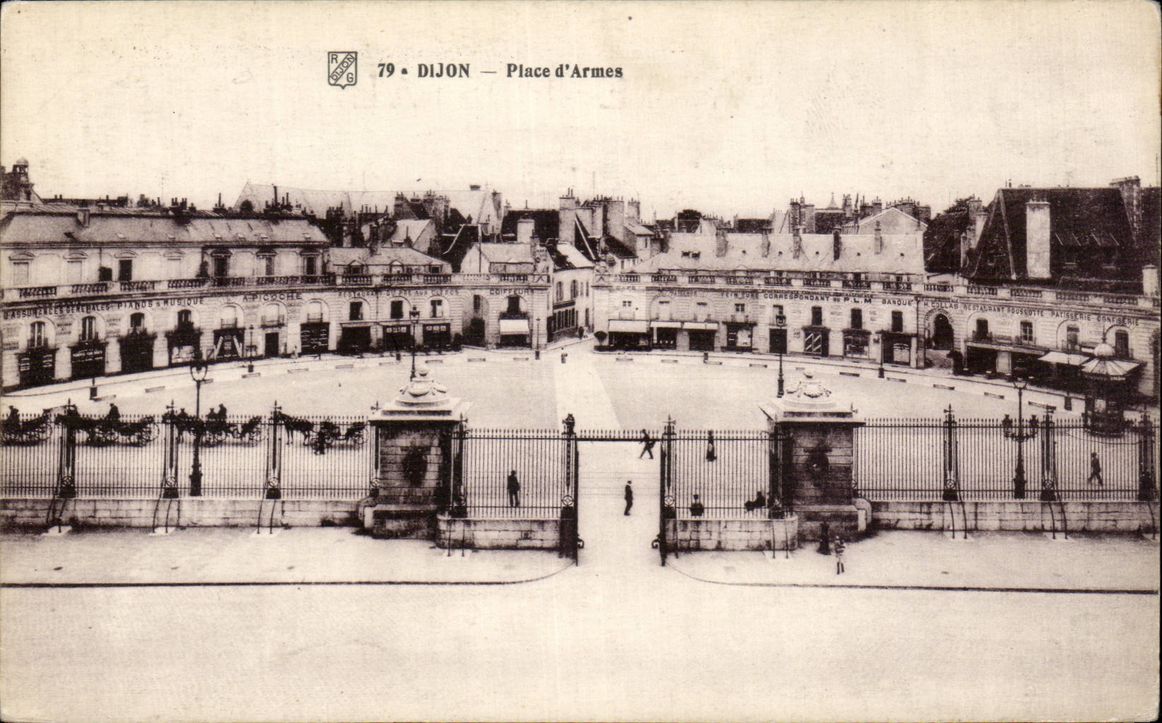 Dijon - Place d'Armes - CPA 