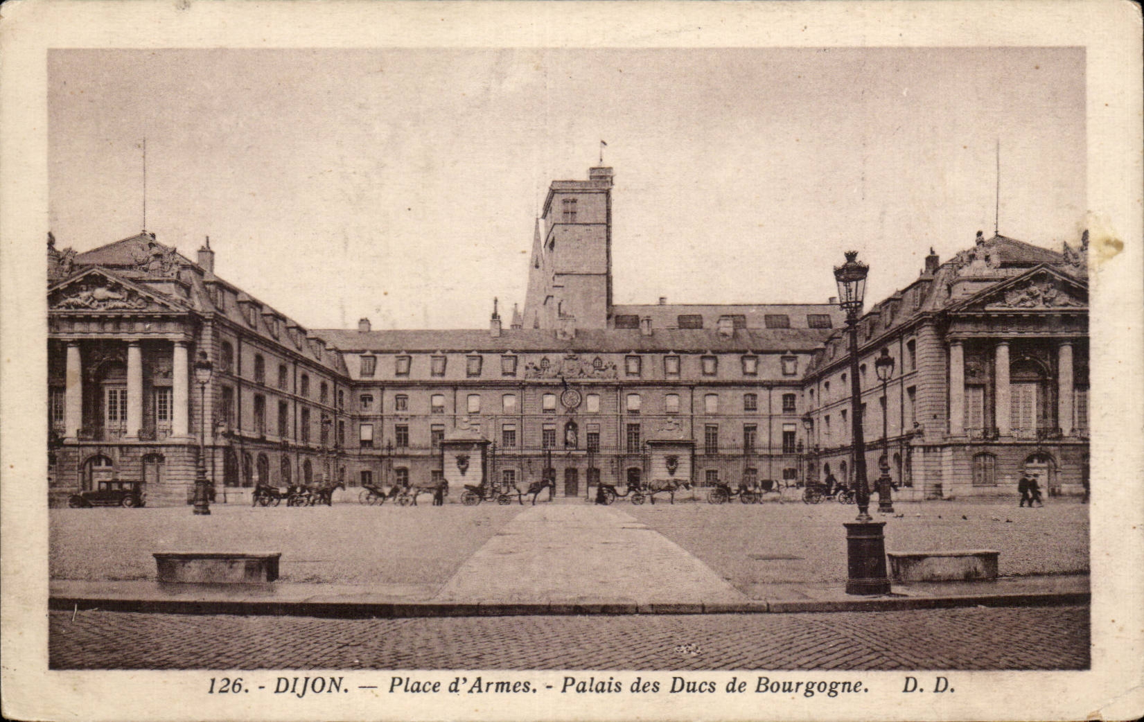 Dijon - Place d'Armes - CPA 