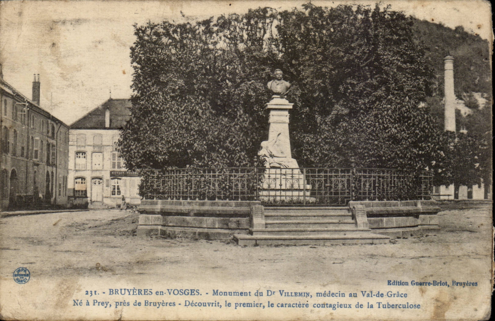 Bruyeres - Monument du Dr Villeman - medecin au Val de Grace - CPA 