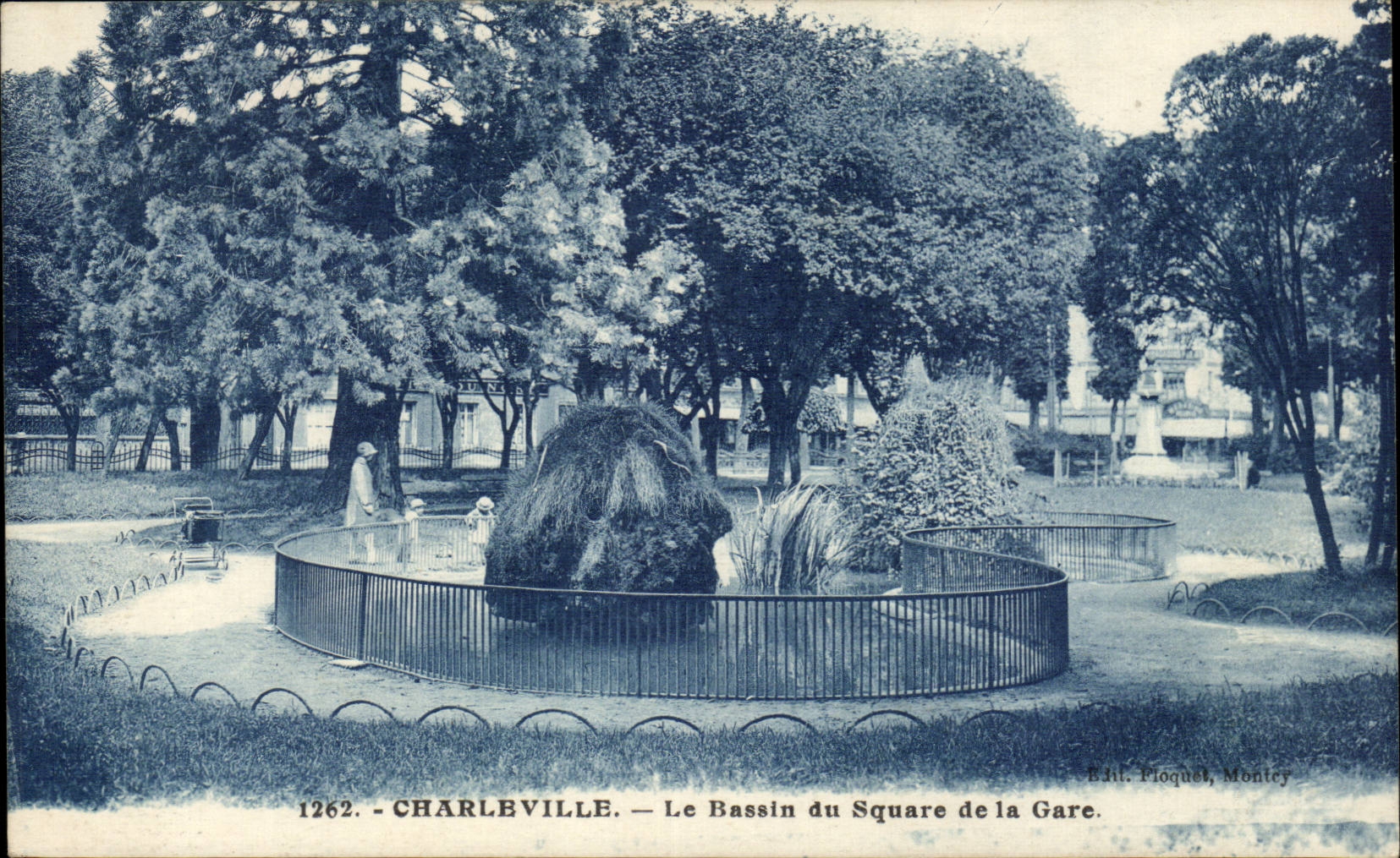 Charleville - Le Bassin du Square de la Gare - CPA 