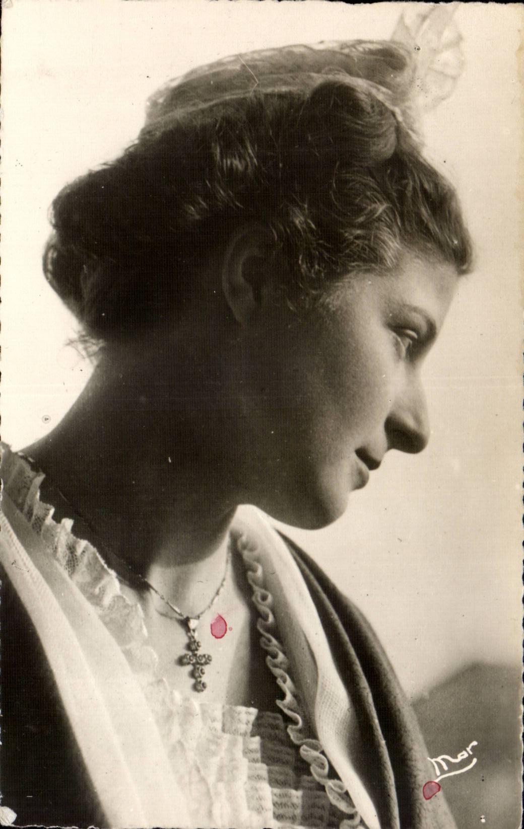 Fantaisie - Femme - La Provence eille - CPSM 