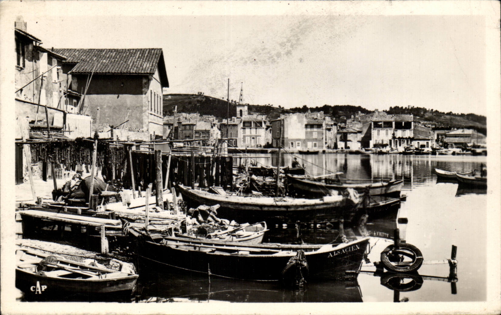 Martigues - Un coin des quais - CPA 